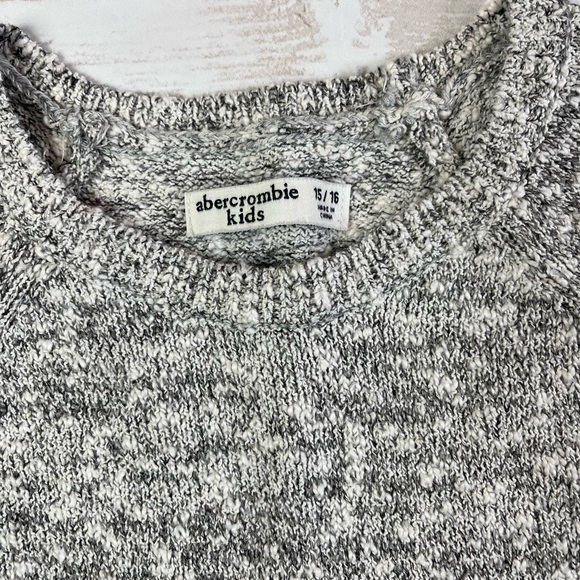 Abercrombie Kids Girls Grey Cold Shoulder Sweater Size 15 16 EUC - Picture 2 of 4